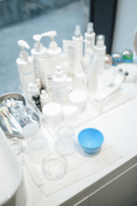 Chemical skin care products can be harsh and triggering for oily skin